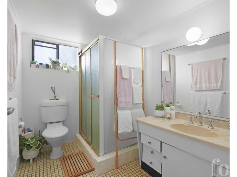 4/15 Huth Street, Labrador QLD 4215