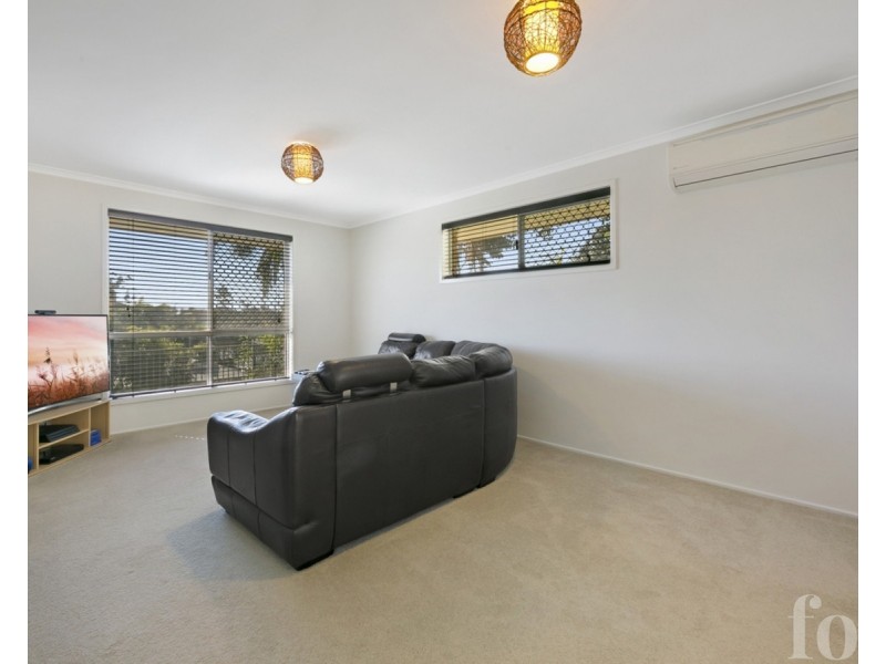 11 Jancoon Court, Carrara QLD 4211