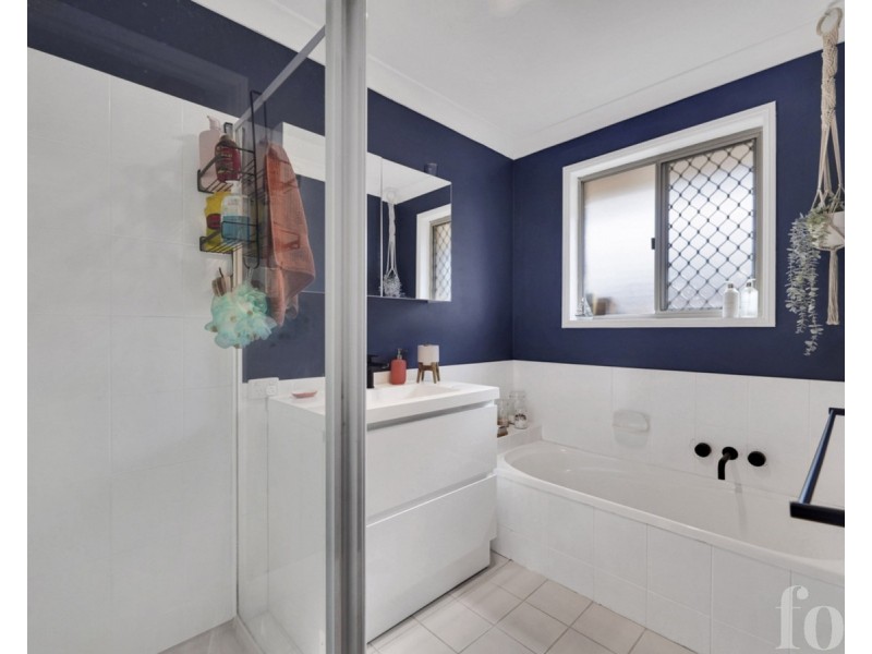 1/17 Coventry Court, Labrador QLD 4215