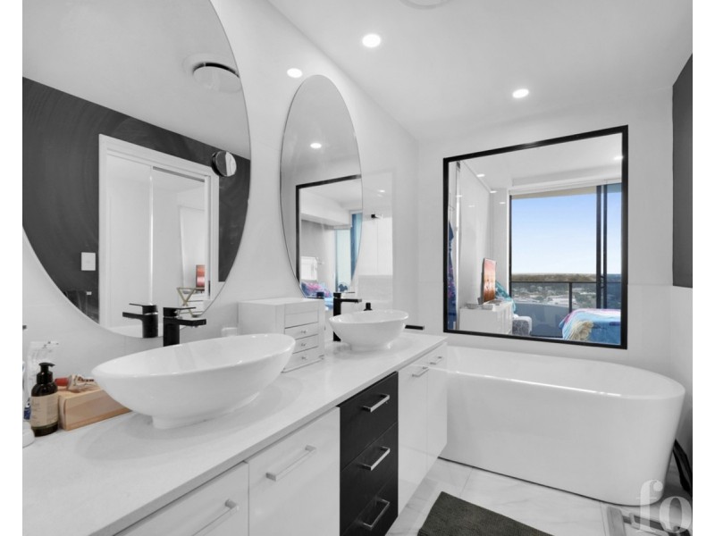 41001/5 Harbourside Court, Biggera Waters QLD 4216