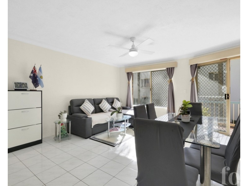 4/144 Marine Parade, Southport QLD 4215