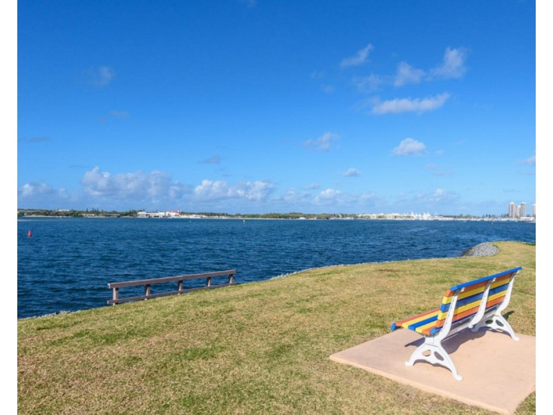 4/144 Marine Parade, Southport QLD 4215
