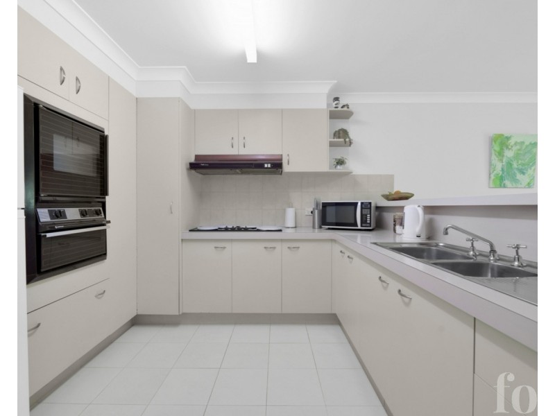 2/33 Binstead Drive, Southport QLD 4215