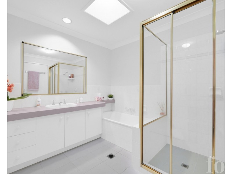 1&2/33 Binstead Drive, Southport QLD 4215