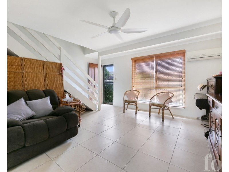 6/63 Olsen Avenue, Labrador QLD 4215