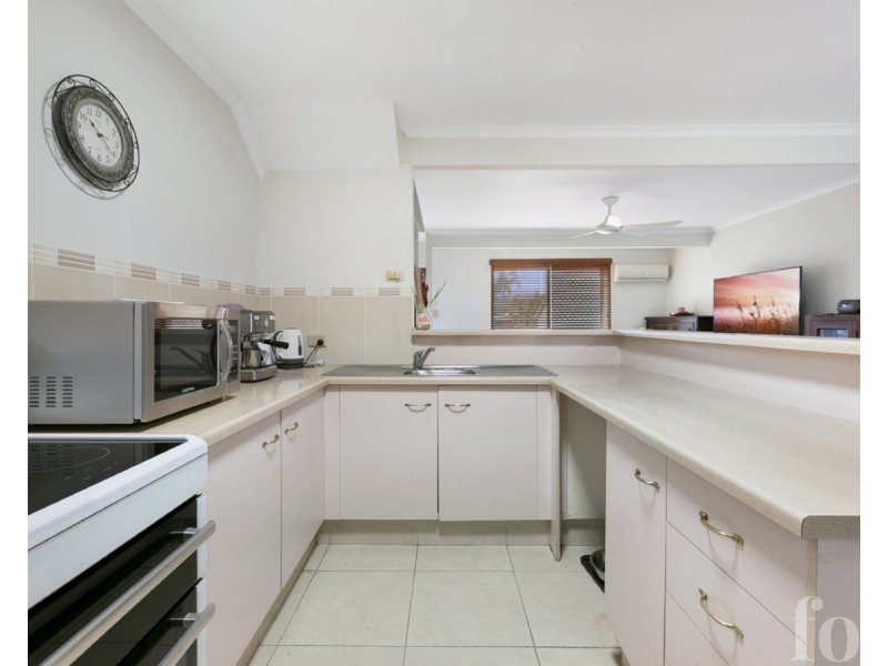 6/63 Olsen Avenue, Labrador QLD 4215