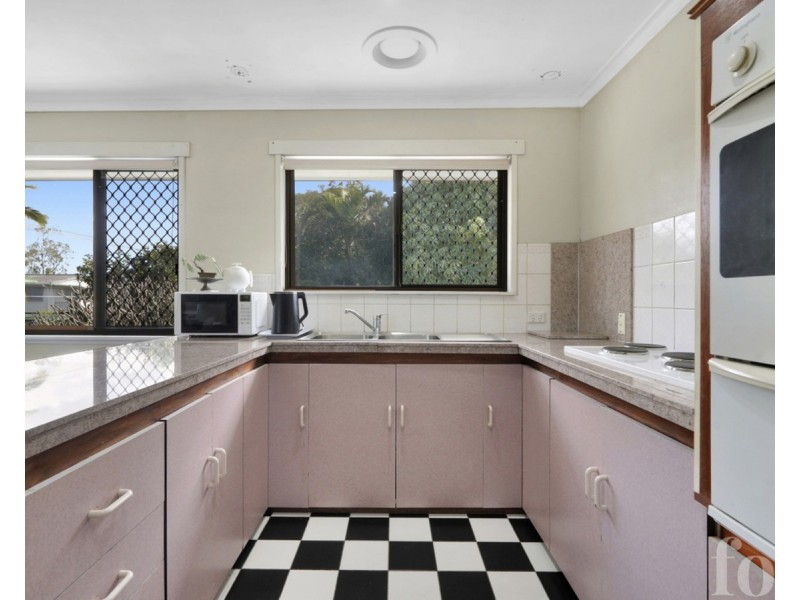 8 Serene Court, Arundel QLD 4214