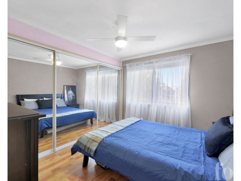 8 Serene Court, Arundel QLD 4214