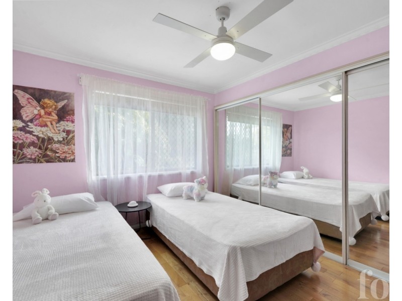 8 Serene Court, Arundel QLD 4214