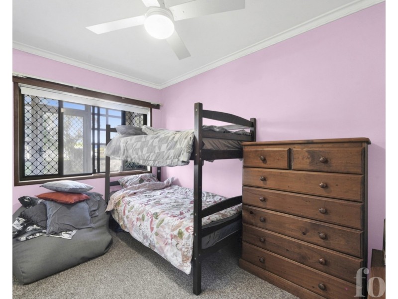 8 Serene Court, Arundel QLD 4214