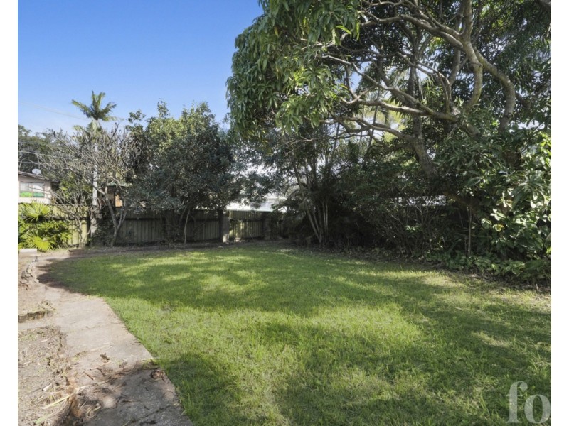 8 Serene Court, Arundel QLD 4214