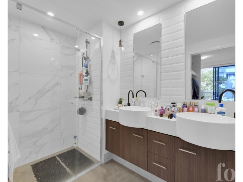 3006/397 Christine Avenue, Varsity Lakes QLD 4227