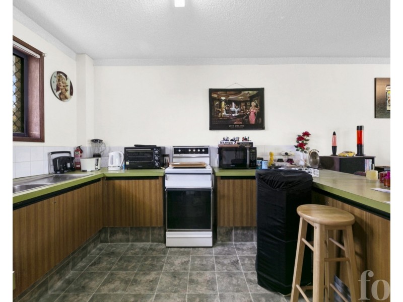 2/9 Baker Avenue, Labrador QLD 4215