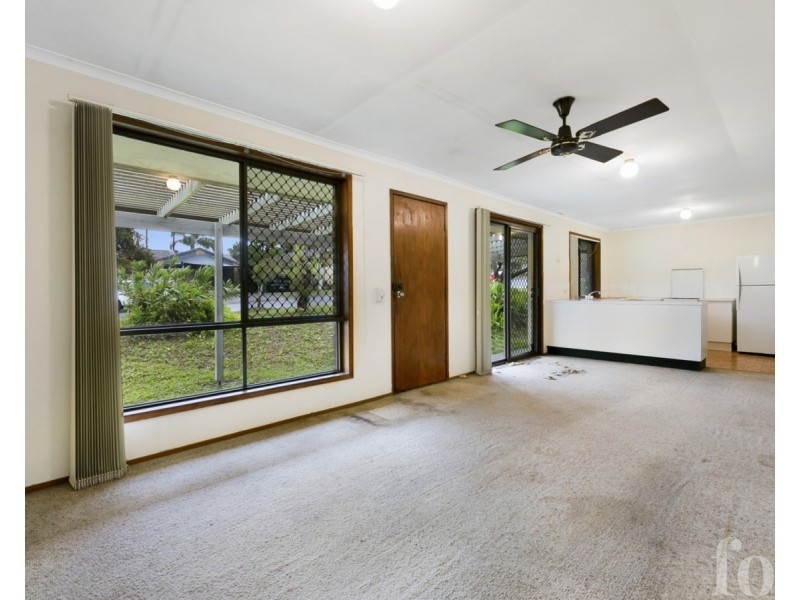 1/8 Morinda Way, Labrador QLD 4215