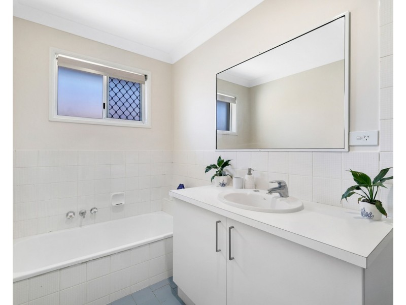 1/29 Brown Street, Labrador QLD 4215