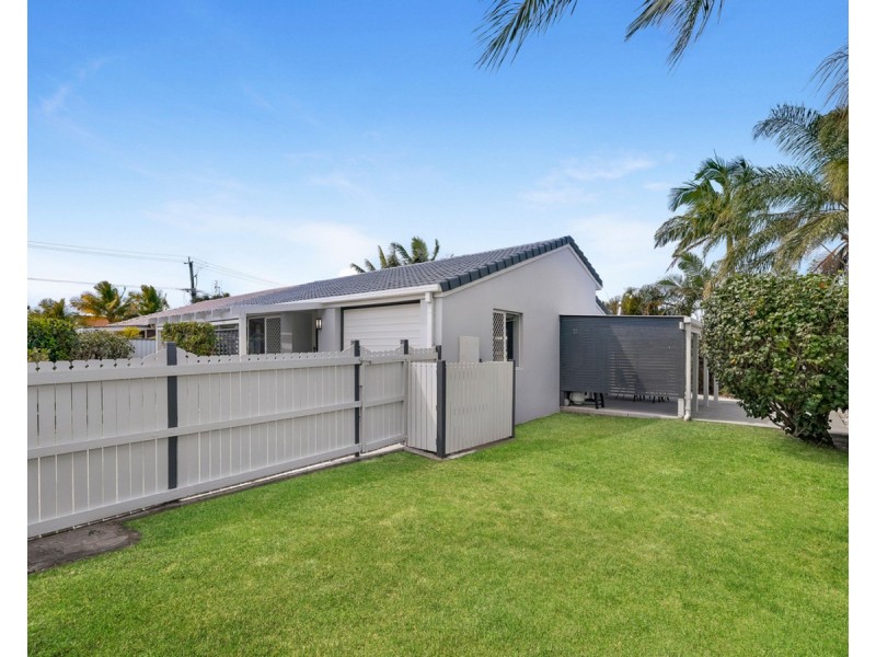 1/29 Brown Street, Labrador QLD 4215