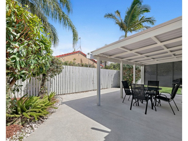 1/29 Brown Street, Labrador QLD 4215