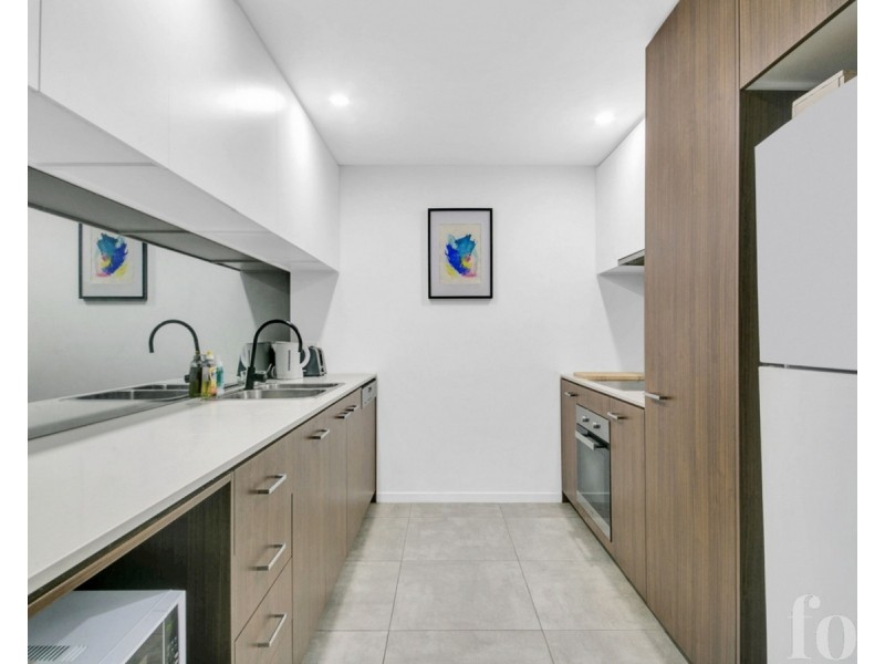 3005/397 Christine Avenue, Varsity Lakes QLD 4227