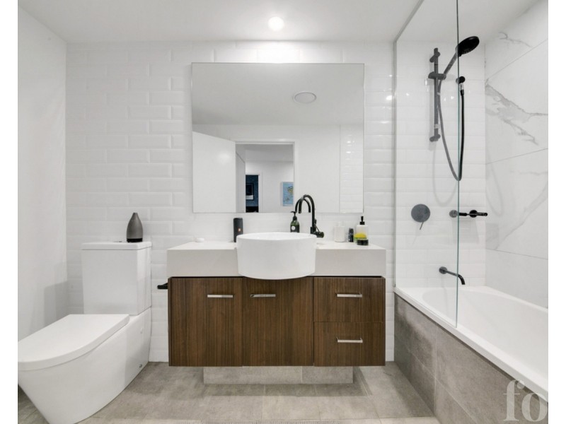 3005/397 Christine Avenue, Varsity Lakes QLD 4227