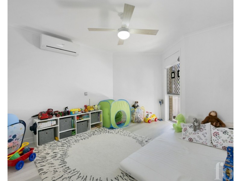 1/12 McWilliam Close, Labrador QLD 4215