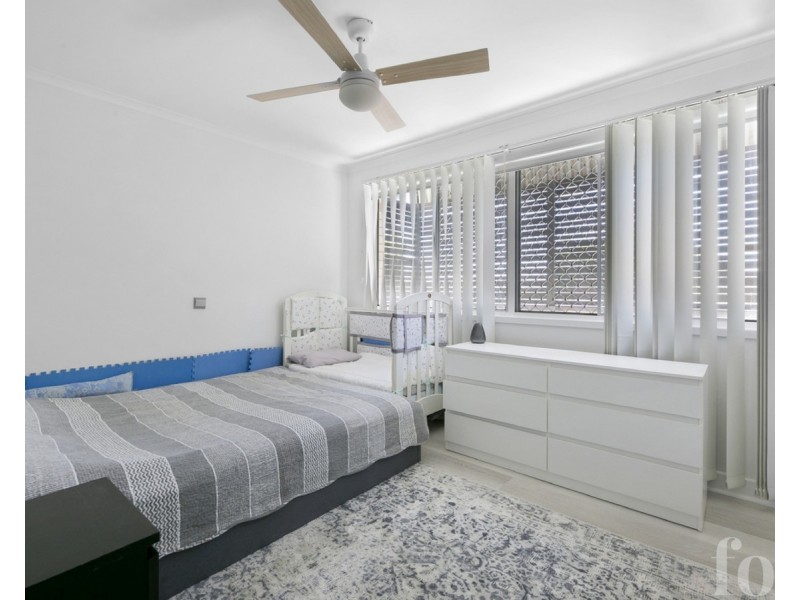 1/12 McWilliam Close, Labrador QLD 4215
