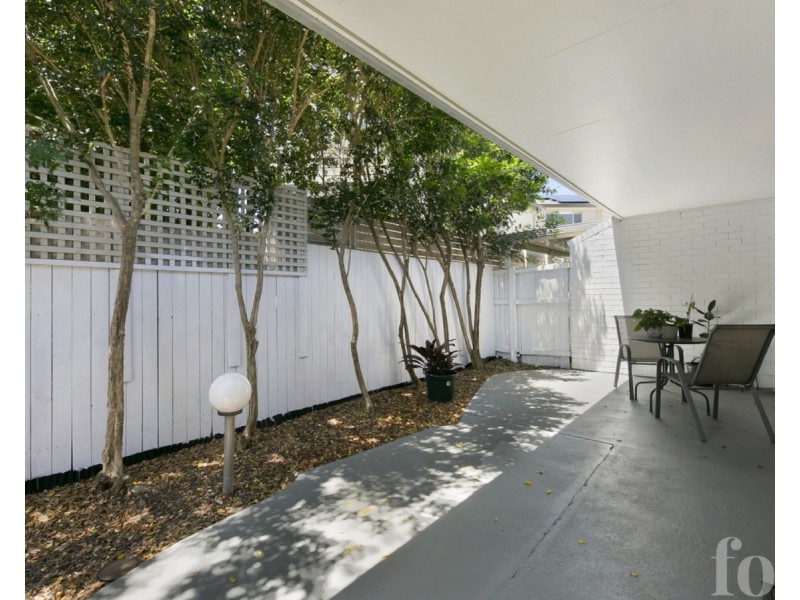 1/12 McWilliam Close, Labrador QLD 4215