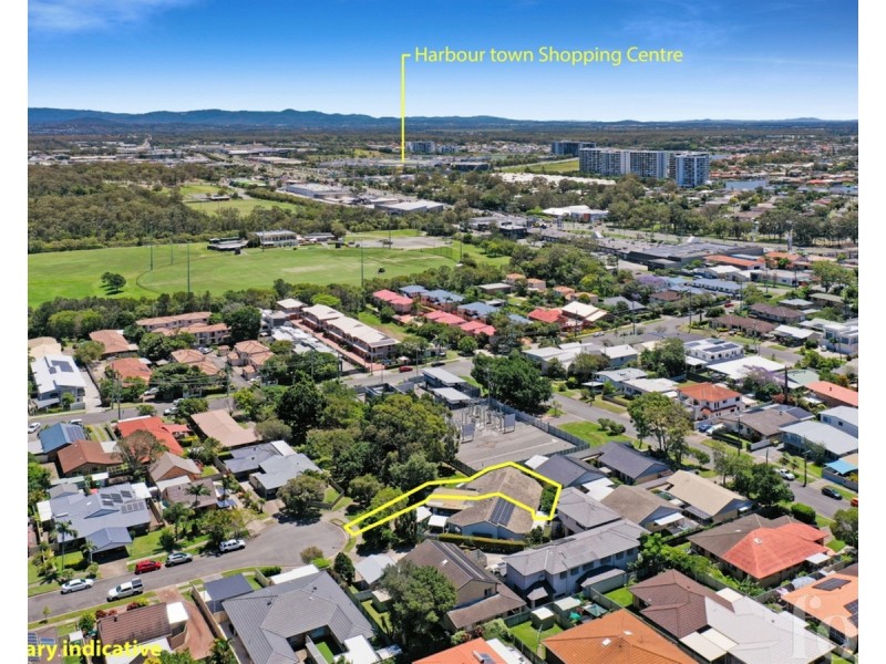 1/12 McWilliam Close, Labrador QLD 4215