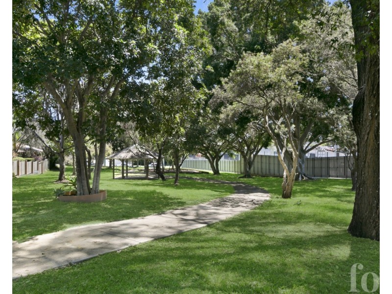 1/12 McWilliam Close, Labrador QLD 4215
