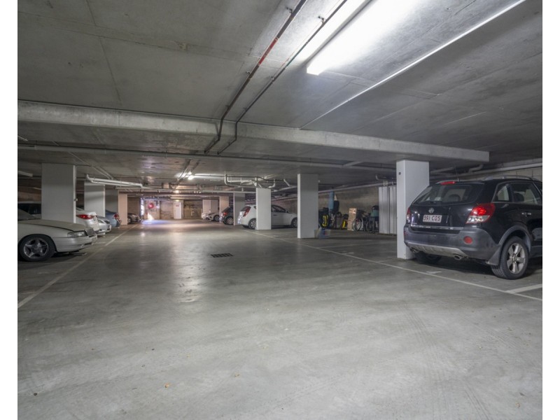 7/130 Marine Parade, Southport QLD 4215