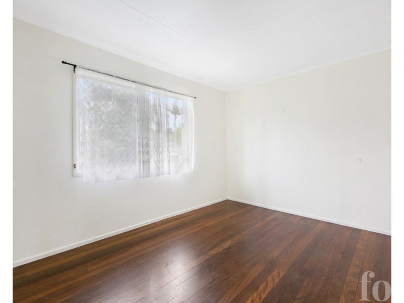 59 Deakin Avenue, Southport QLD 4215