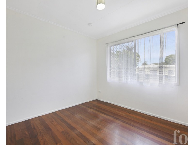 59 Deakin Avenue, Southport QLD 4215