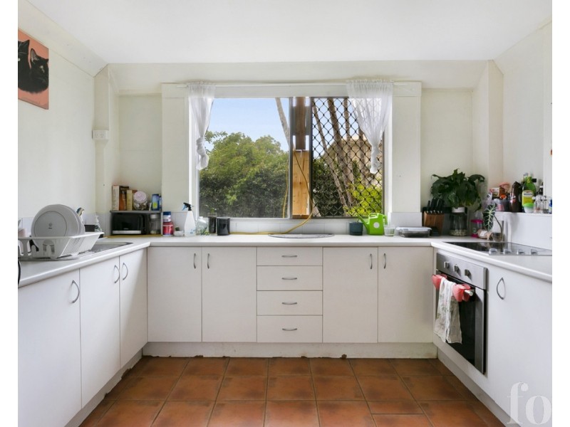 59 Deakin Avenue, Southport QLD 4215