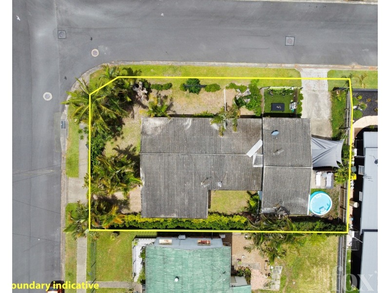 59 Deakin Avenue, Southport QLD 4215