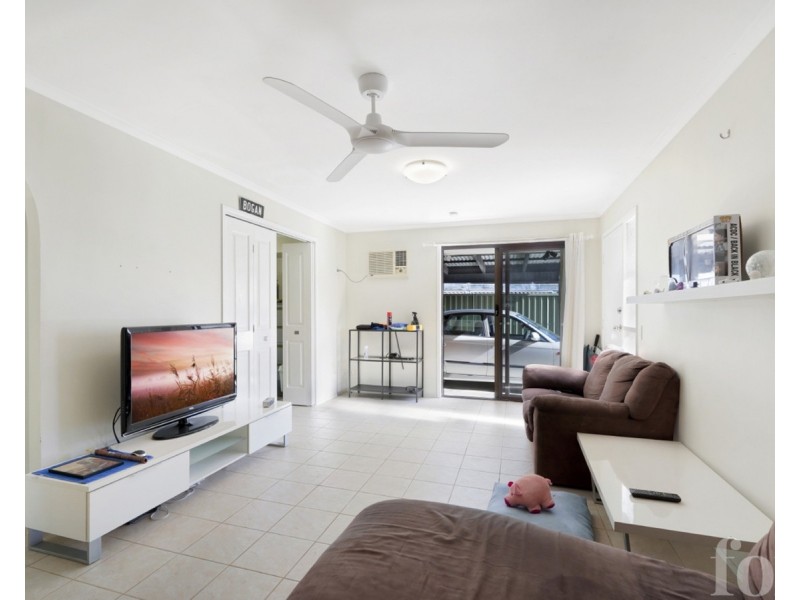 2/8 Telopea Street, Labrador QLD 4215