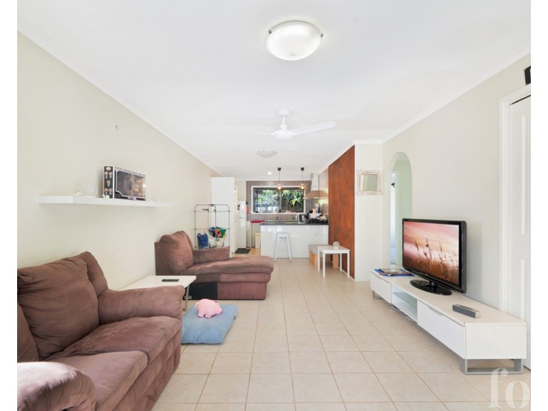 2/8 Telopea Street, Labrador QLD 4215