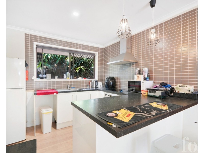 2/8 Telopea Street, Labrador QLD 4215