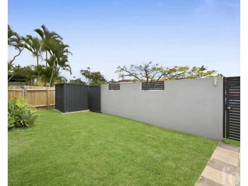 1/9 Stephanie Court, Labrador QLD 4215