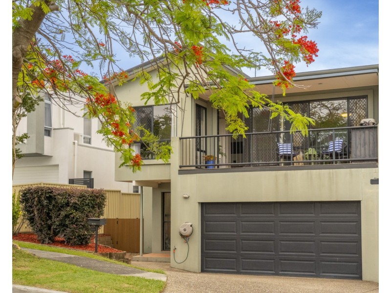 2/24 Harley Street, Labrador QLD 4215