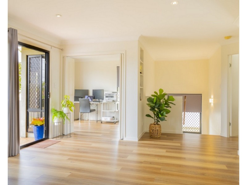 2/24 Harley Street, Labrador QLD 4215