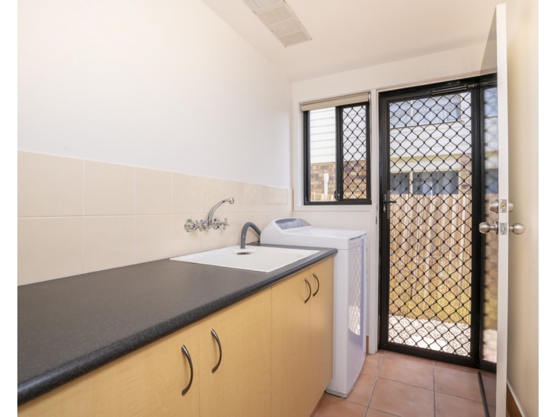 2/24 Harley Street, Labrador QLD 4215