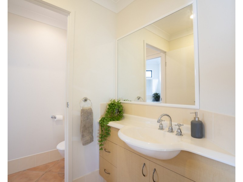 2/24 Harley Street, Labrador QLD 4215