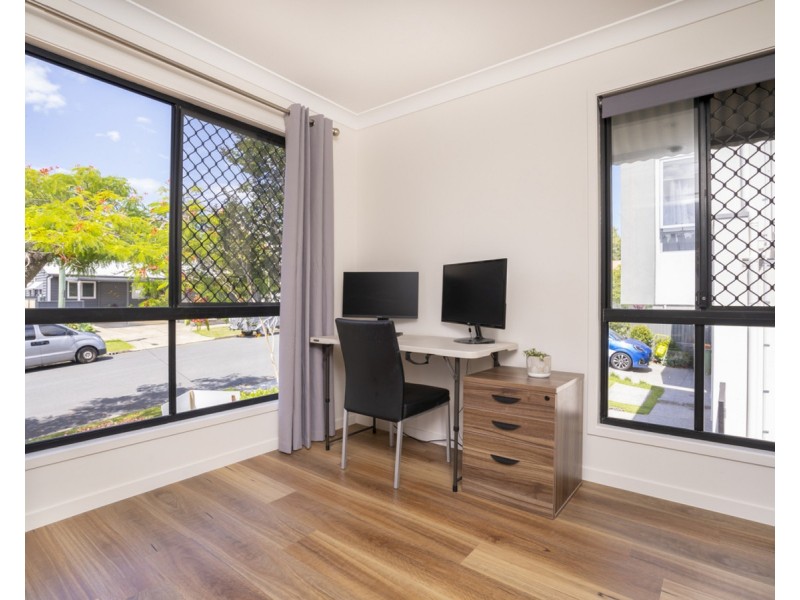 2/24 Harley Street, Labrador QLD 4215