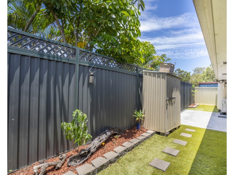 2/3 Riccarton Place, Labrador QLD 4215