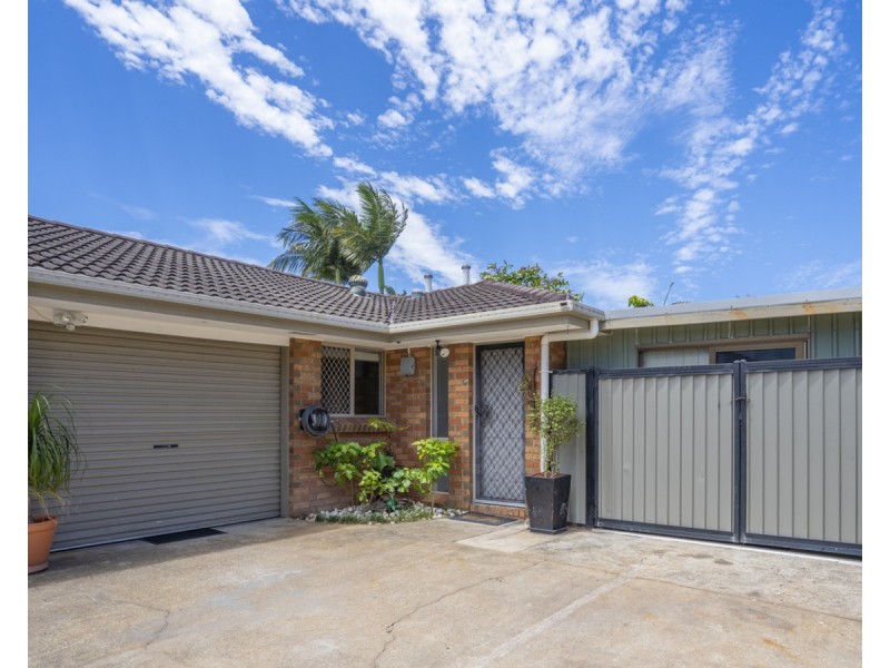 2/3 Riccarton Place, Labrador QLD 4215