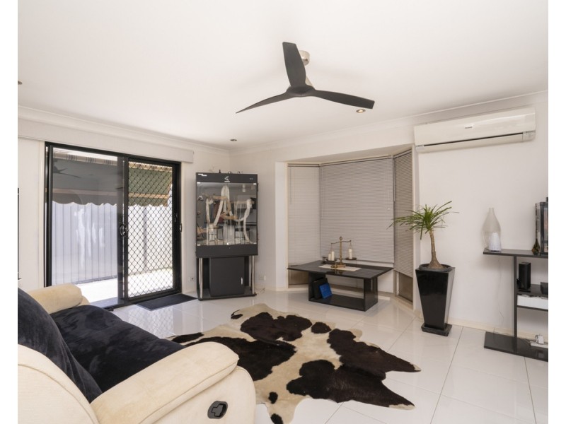 2/3 Riccarton Place, Labrador QLD 4215