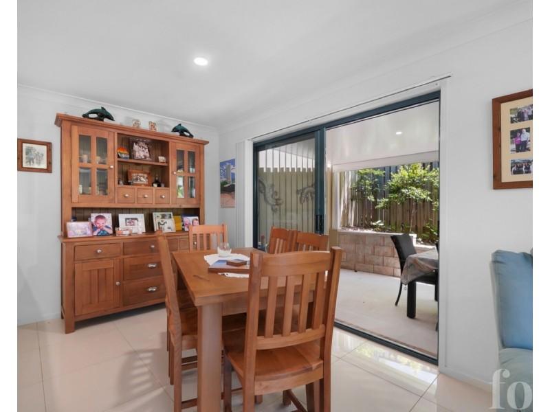 2/118 Ridgeway Avenue, Southport QLD 4215