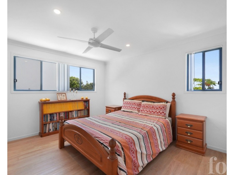 2/118 Ridgeway Avenue, Southport QLD 4215