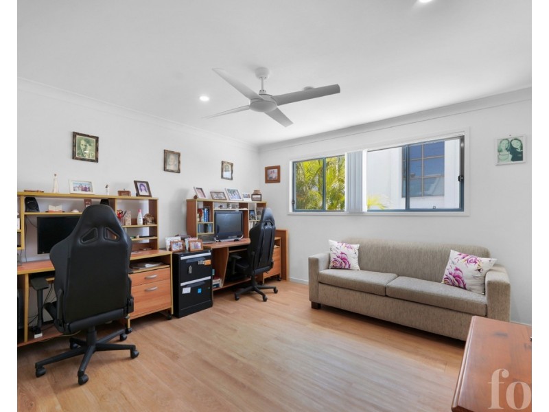 2/118 Ridgeway Avenue, Southport QLD 4215