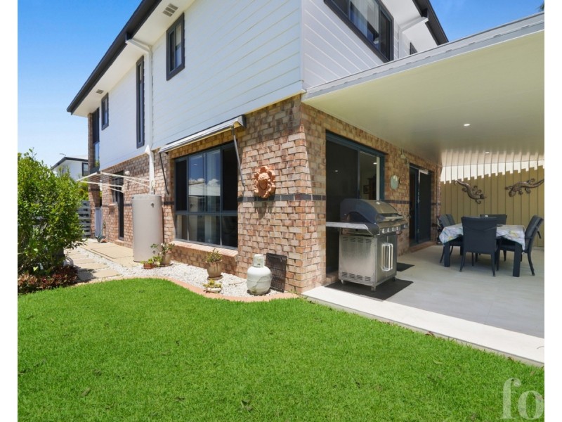 2/118 Ridgeway Avenue, Southport QLD 4215