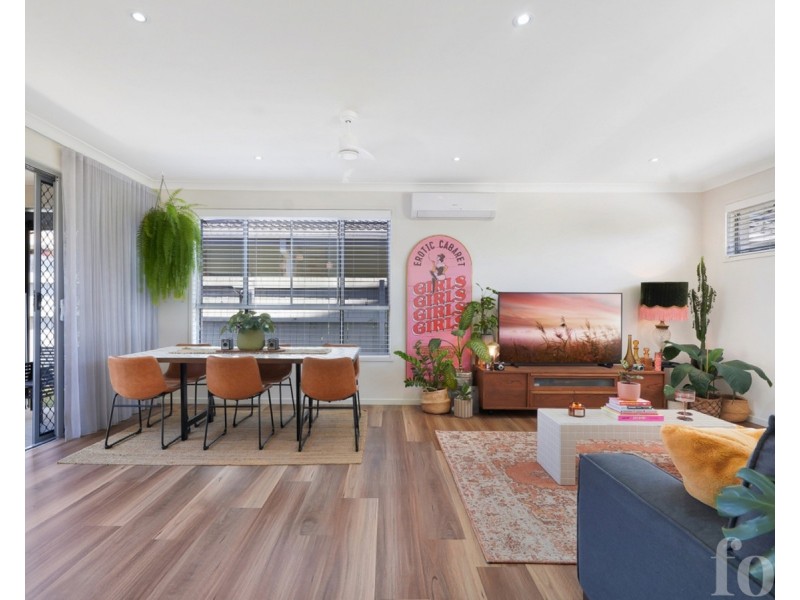 1/9 McWilliam Close, Labrador QLD 4215